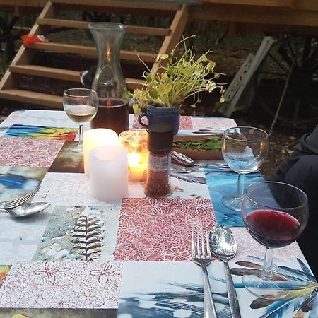 Charming 1-Bed Cottage in Sougeres-en-Puisaye Esterno foto