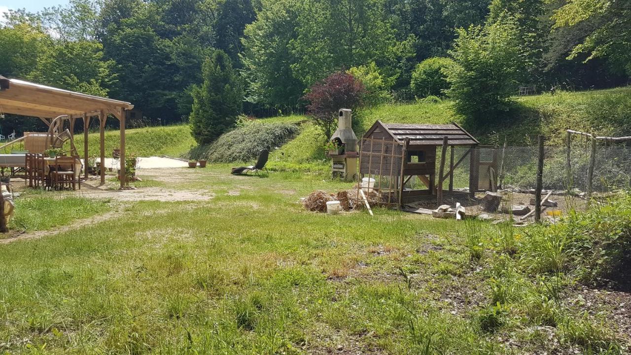 Charming 1-Bed Cottage in Sougeres-en-Puisaye Esterno foto