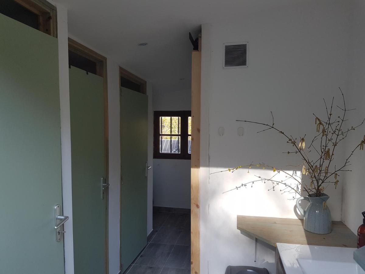 Charming 1-Bed Cottage in Sougeres-en-Puisaye Esterno foto
