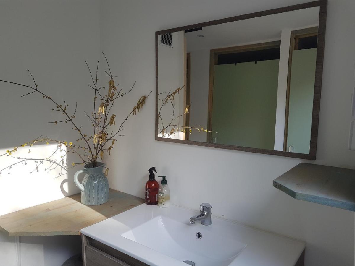 Charming 1-Bed Cottage in Sougeres-en-Puisaye Esterno foto
